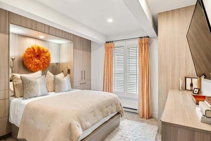Room 21 of 193
