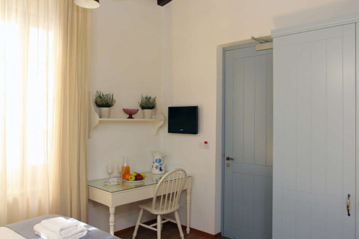 Room 7 of 75