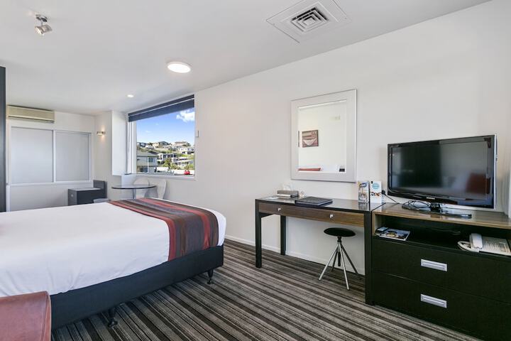 Room 61 of 200