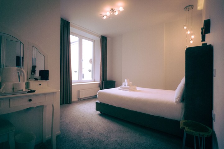 Room 11 of 60
