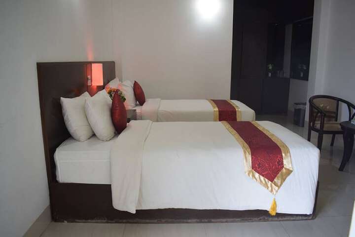 Room 19 of 48