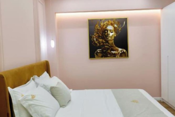 Room 2 of 35
