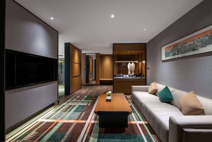Room 6 of 44