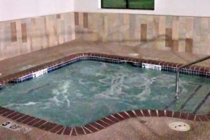 Indoor spa tub