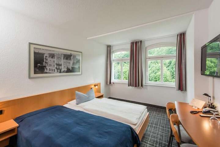 Room 8 of 20