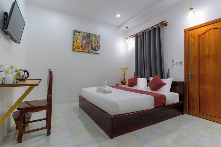 Room 6 of 63