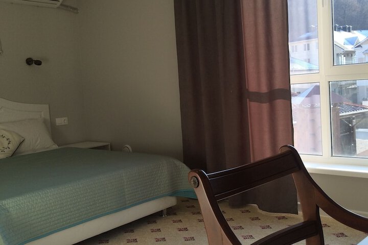 Room 6 of 30
