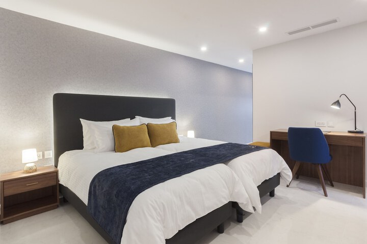 Room 4 of 70