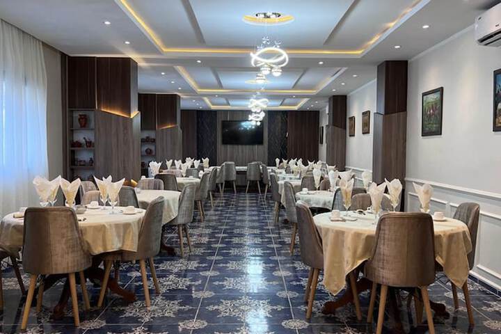 Dining Photos