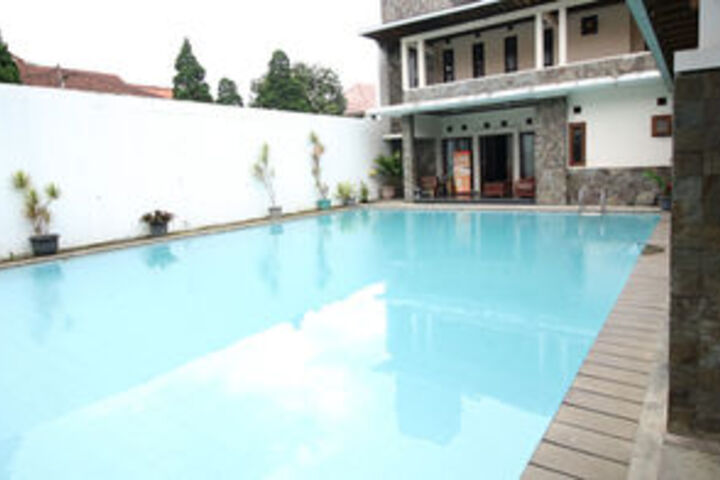 ZEN Rooms Grand Hotel Lembang