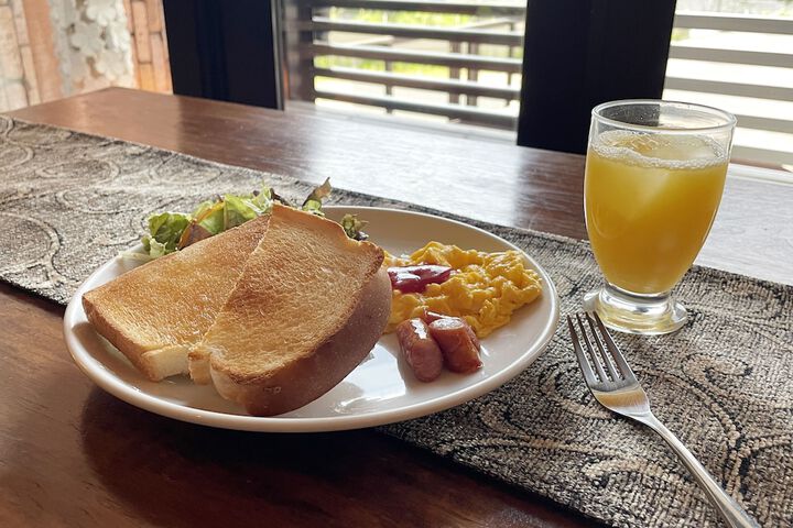 Breakfast/Coffee Service 12 of 22