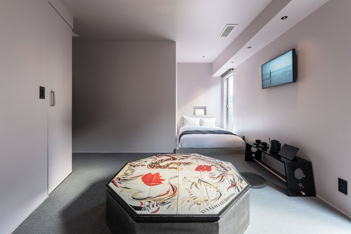 Room 71 of 118