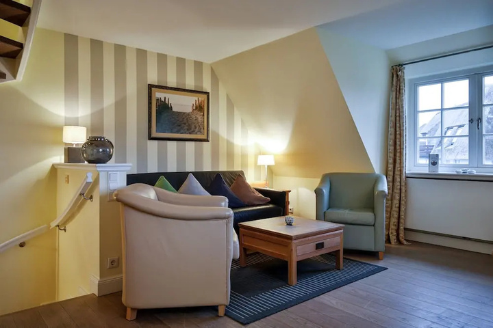 Room 2 of 11