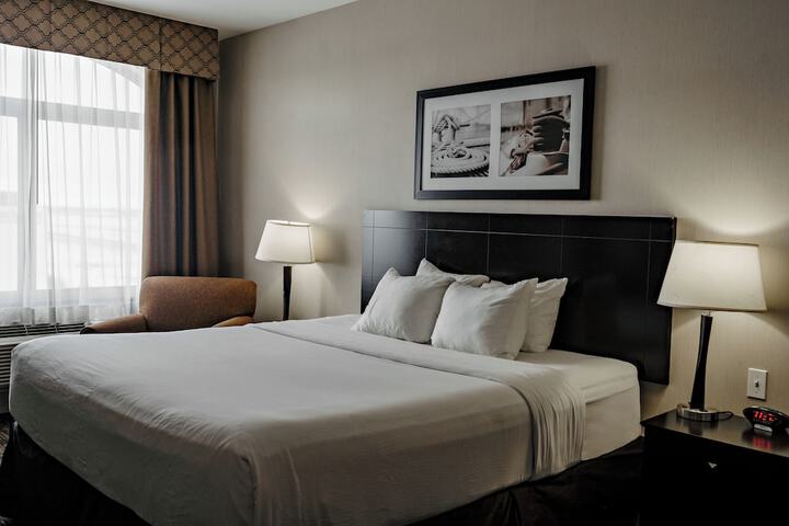 Room 8 of 48
