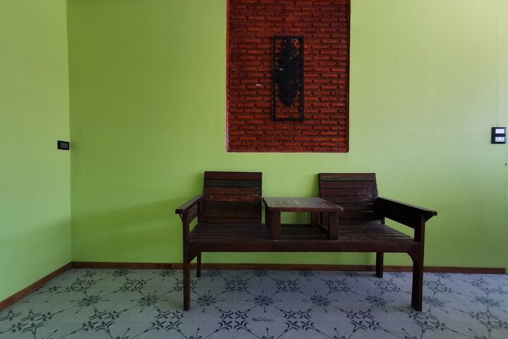 Room 6 of 33