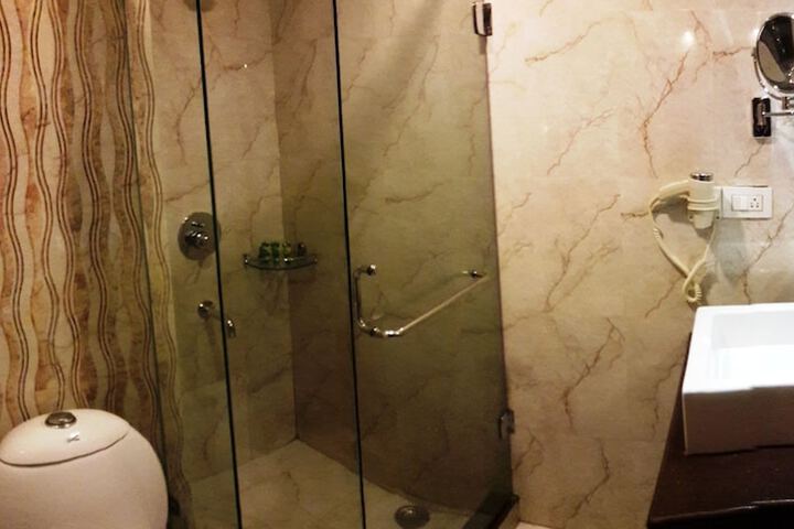 Room 15 of 25