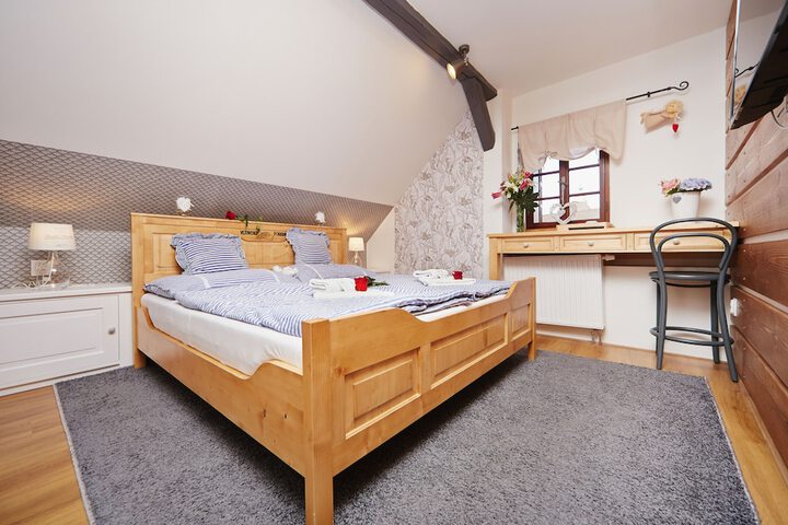 Room 15 of 48