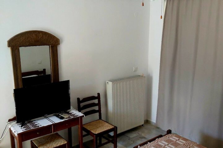 Room 5 of 49
