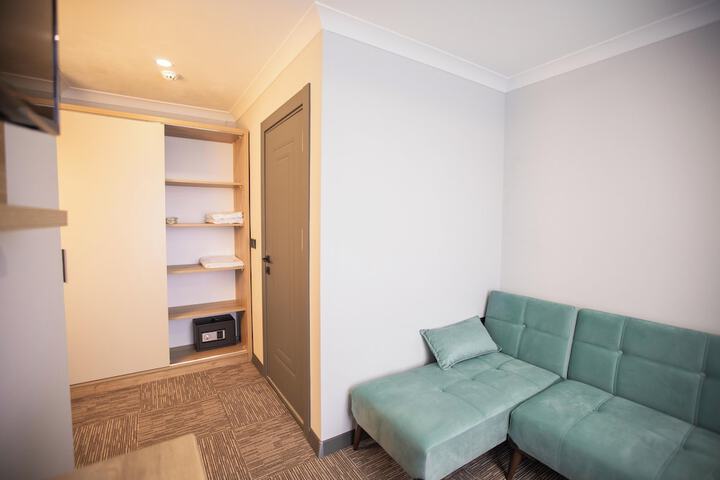 Room 40 of 78