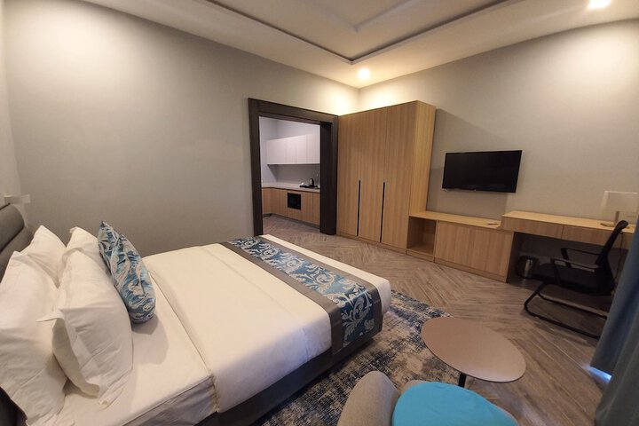 Room 16 of 39