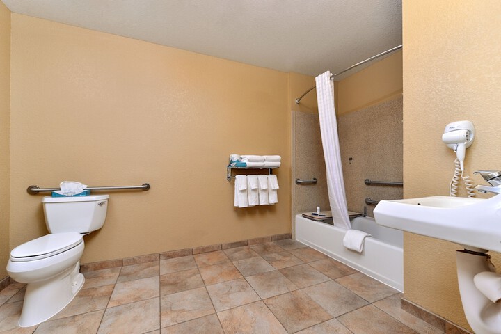 1 Full Bed Studio Suite (5 of 16)