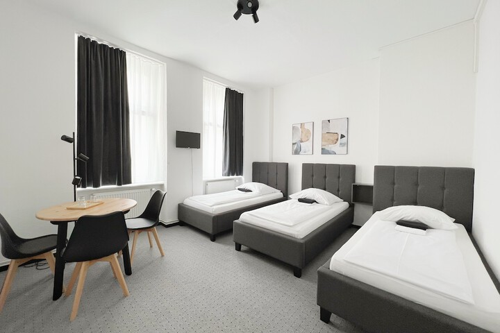 Room 20 of 37