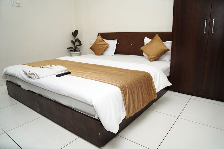 Room 12 of 30