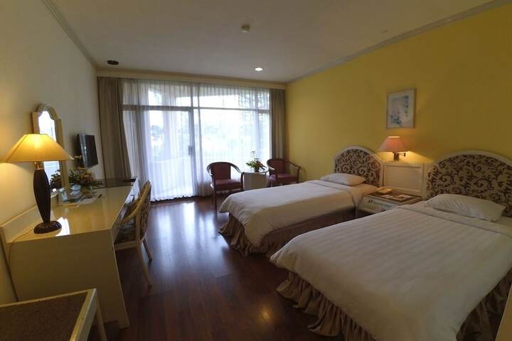 Room 10 of 69