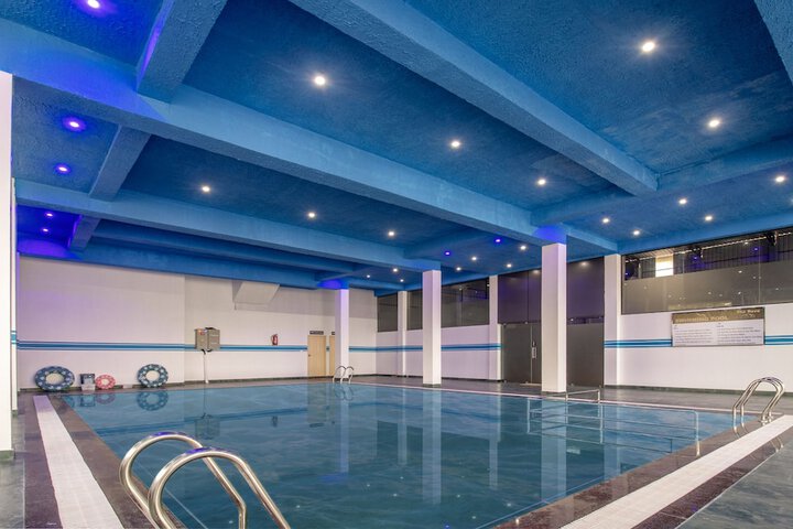 Pool 15 of 30