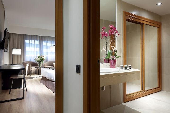 Room 10 of 84