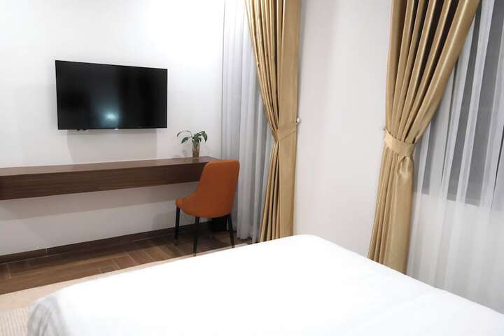 Room 15 of 53