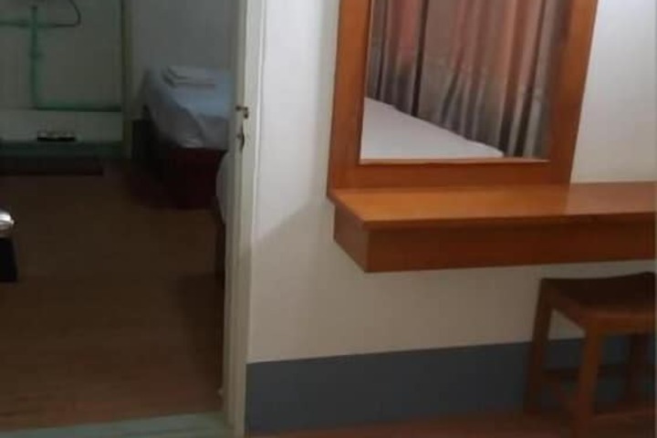Room 18 of 40