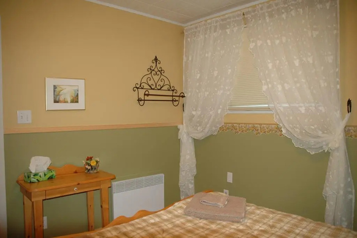 Room 2 of 12