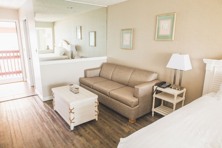 Room 6 of 51