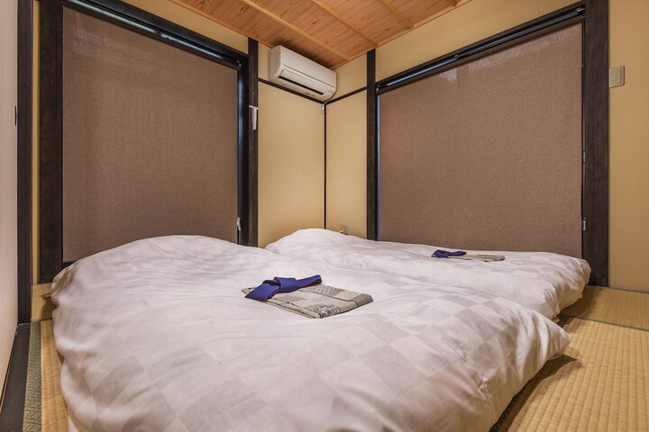 Room 6 of 31