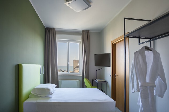 Room 7 of 57