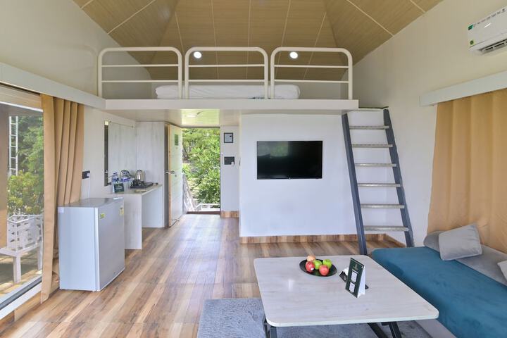 Room 8 of 14