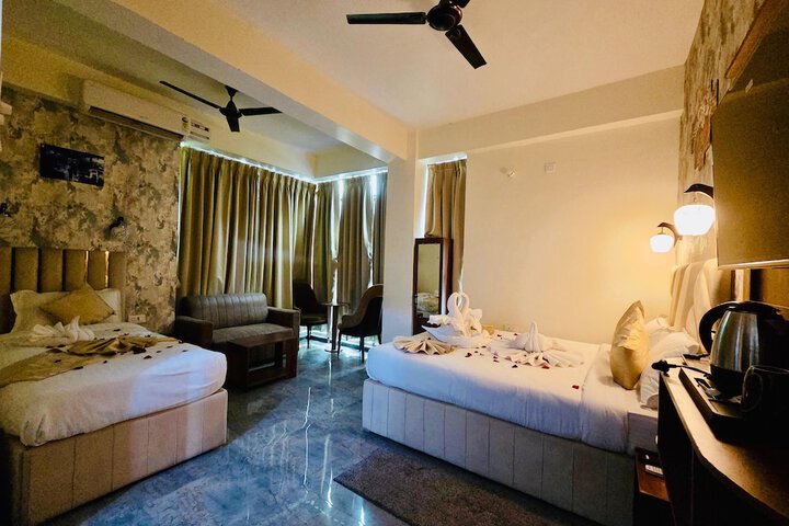 Room 9 of 25