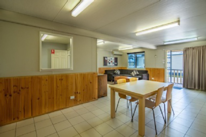 Room 250 of 611
