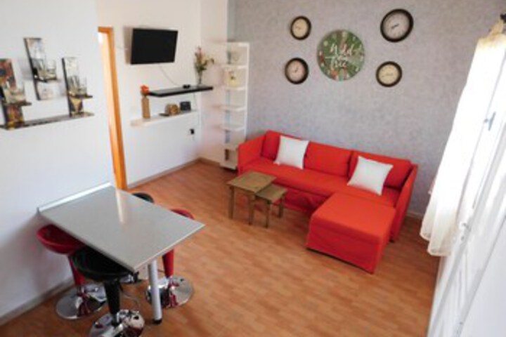 Room 4 of 11