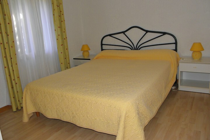 Room 2 of 20