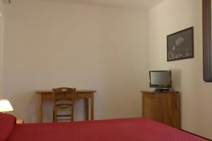 Room 3 of 9