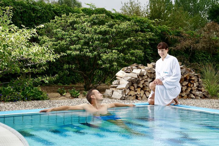 Hotel Pool