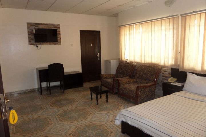 Room 3 of 16