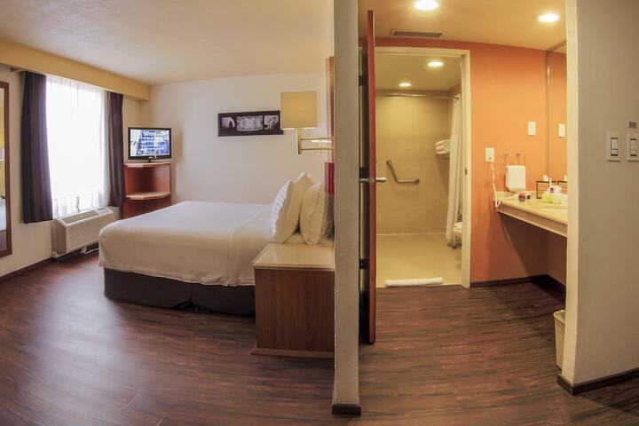 Room 9 of 86