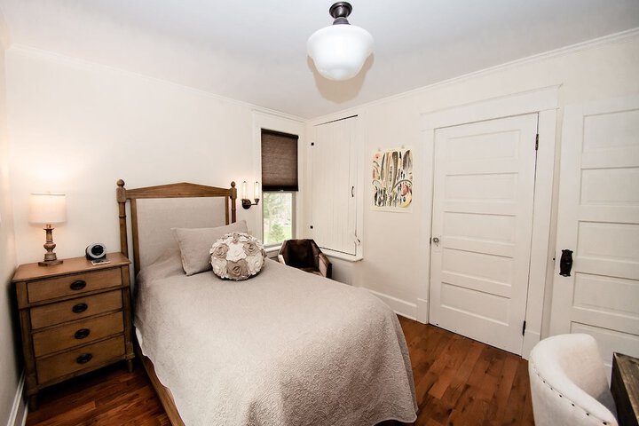 Room 2 of 25