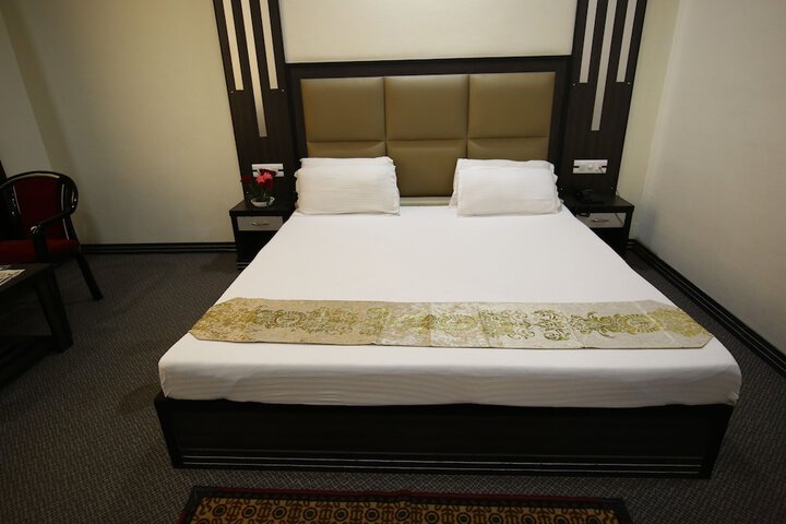 Room 6 of 42