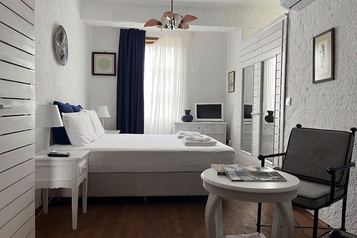 Room 4 of 27