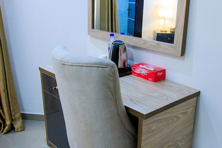 Room 18 of 26