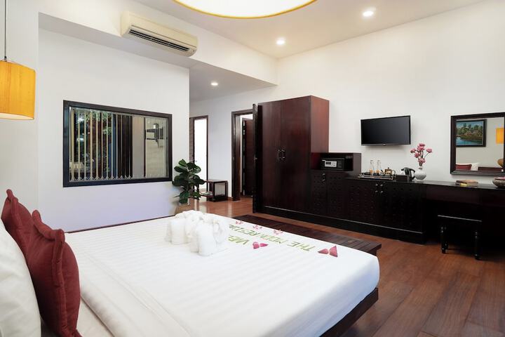 Room 52 of 122